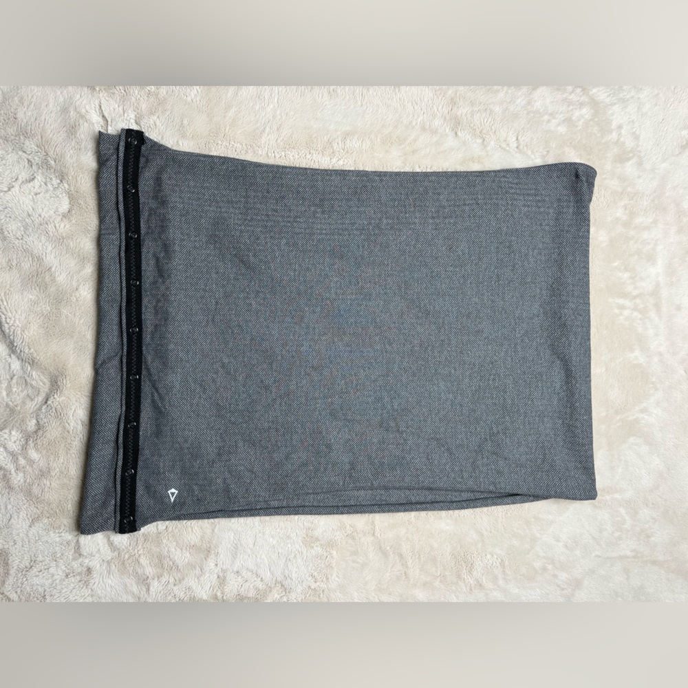 2 for $20// Ivivva Charcoal Wrap Scarf - Picture 6 of 6
